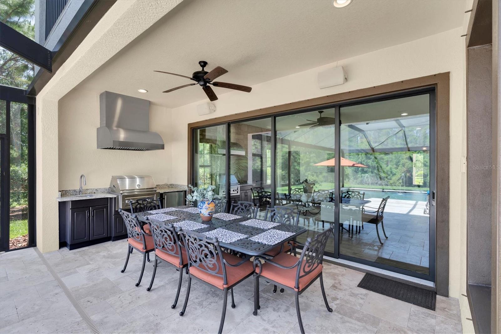 OUTDOOR KITCHEN