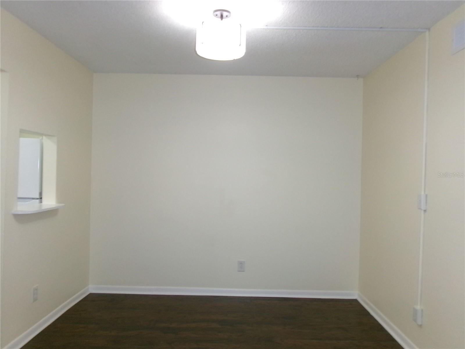 Golden Gate B12 Dining Area
