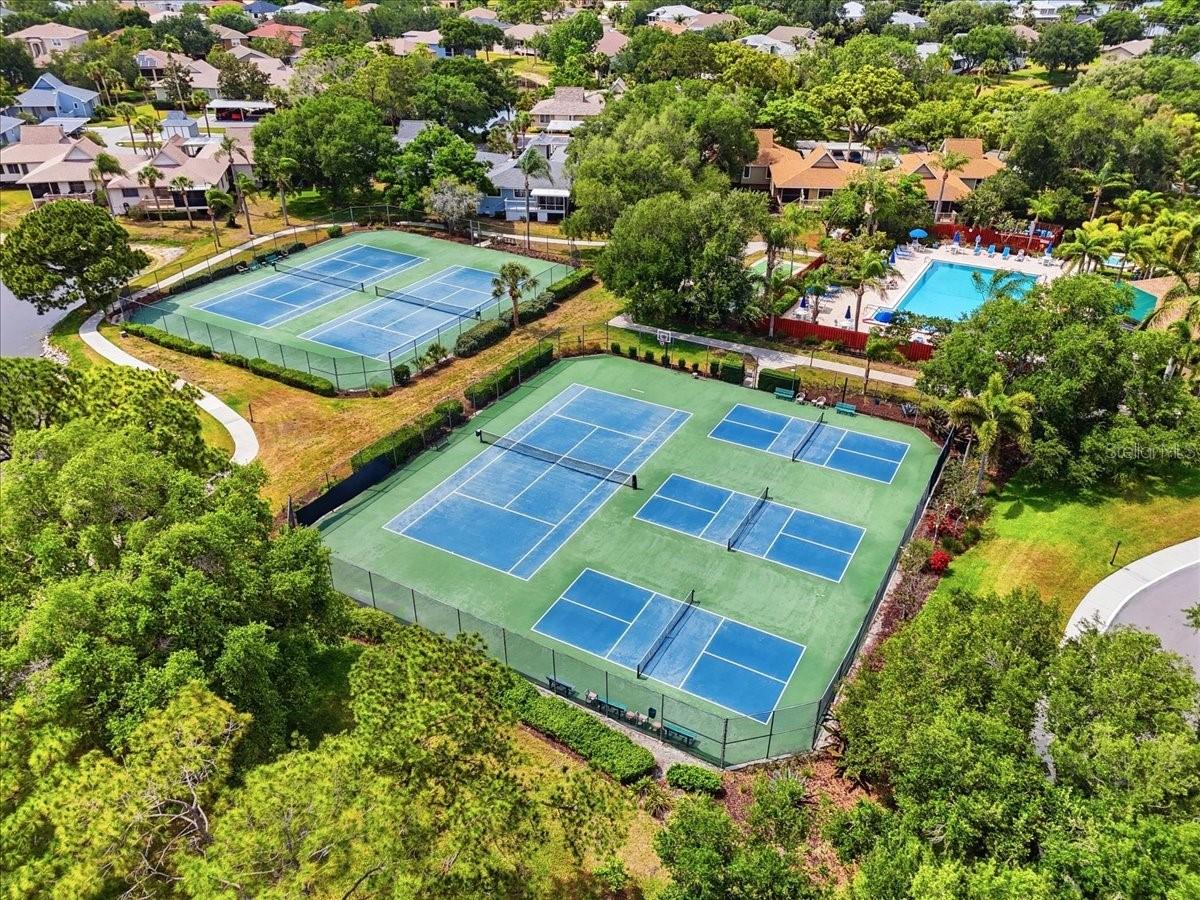 Community Tennis, pickleball, basketball courts