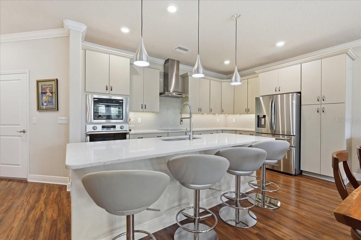 YOU WILL LOVE COOKING IN THIS KITCHEN!