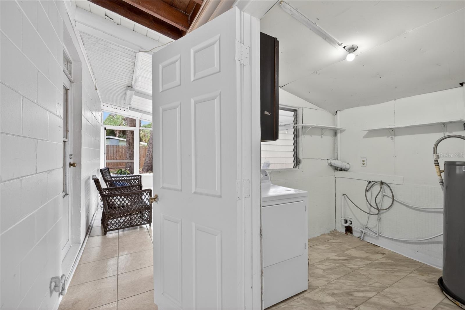 TB8496470