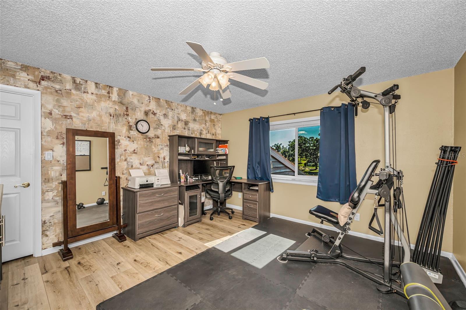 Upstairs bedroom #4