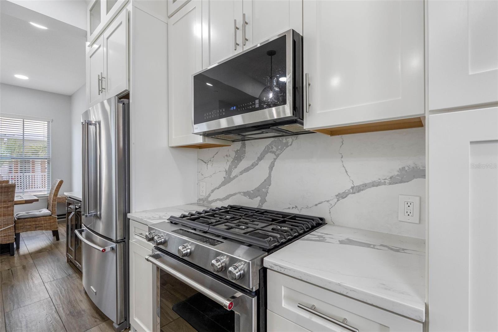 ... Gas Cooking for the Chef of the House. Very Few Townhomes have Gas Cooking along our Waterfront..Ashton Woods - the Developer -  made a Point of Bringing Gas inside. All New Appliances.