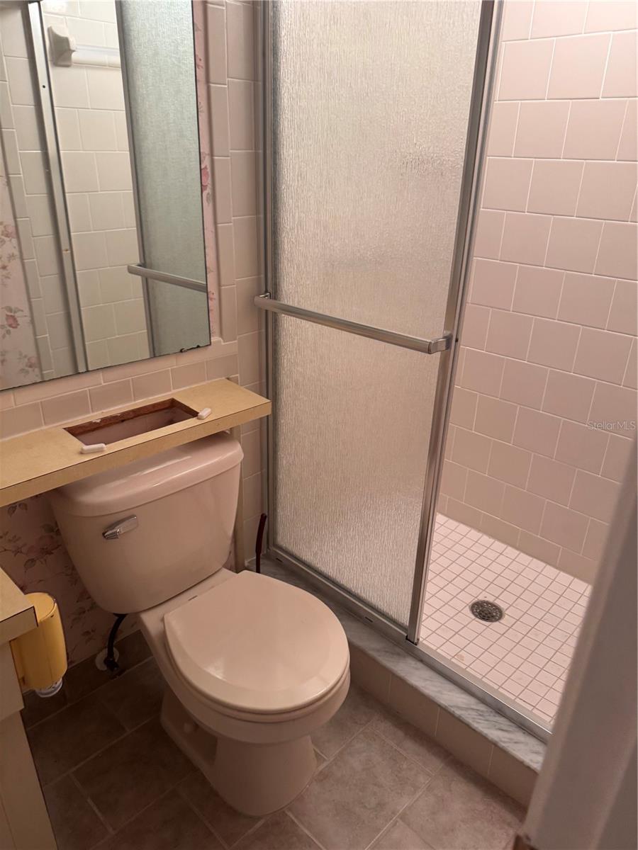 2nd bathroom upstairs