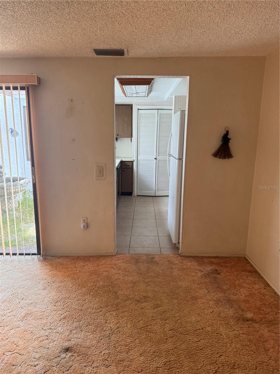 dining room to kitchen