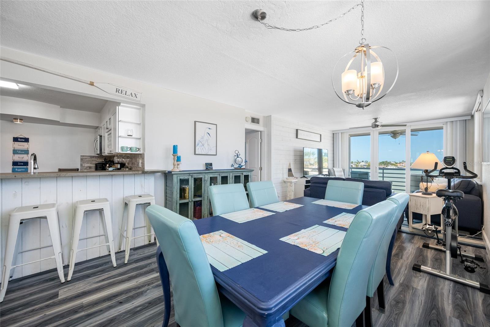 Light and Bright End Unit