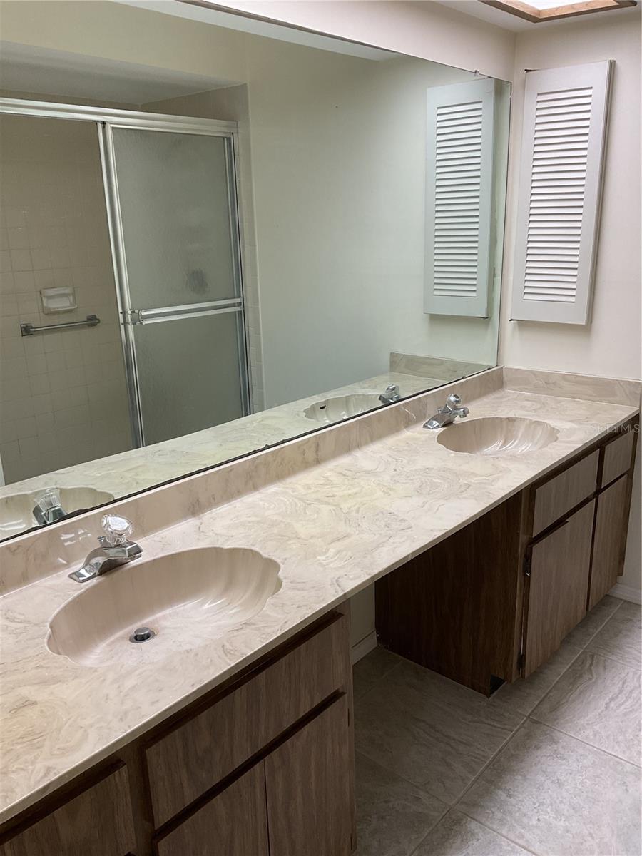 PRIMARY BATHROOM WITH DOUBLE SINKS