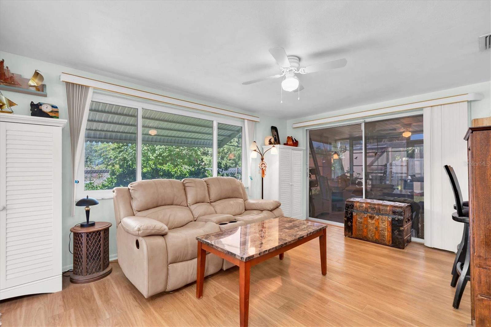 great room/office space option for space