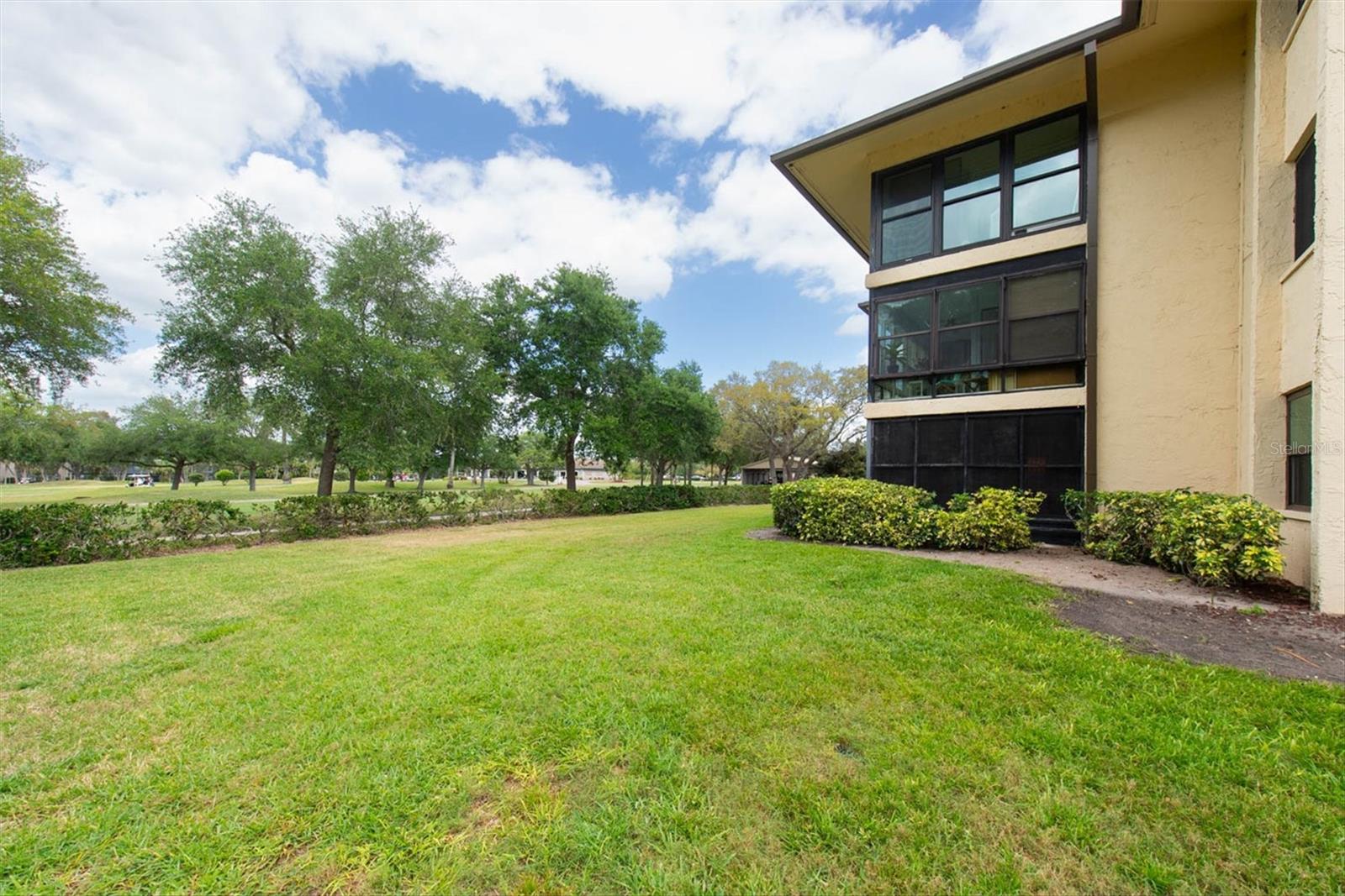 Side view of the outside area outside of Unit 4101