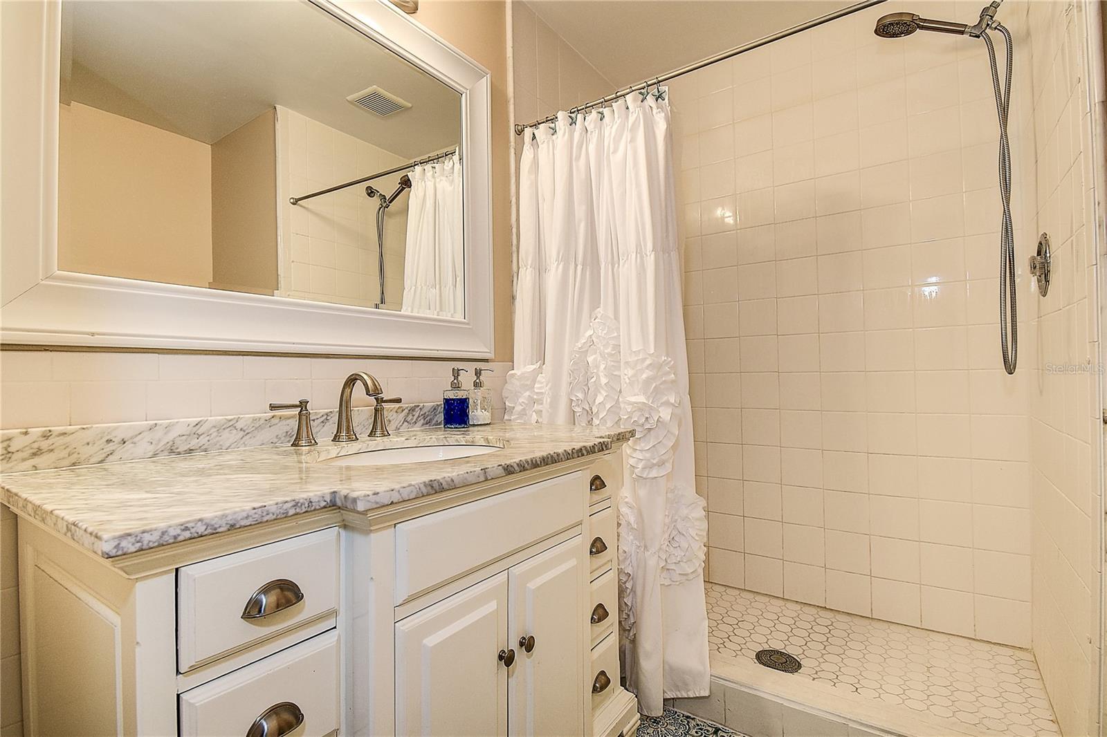 Bathroom Walk In Shower