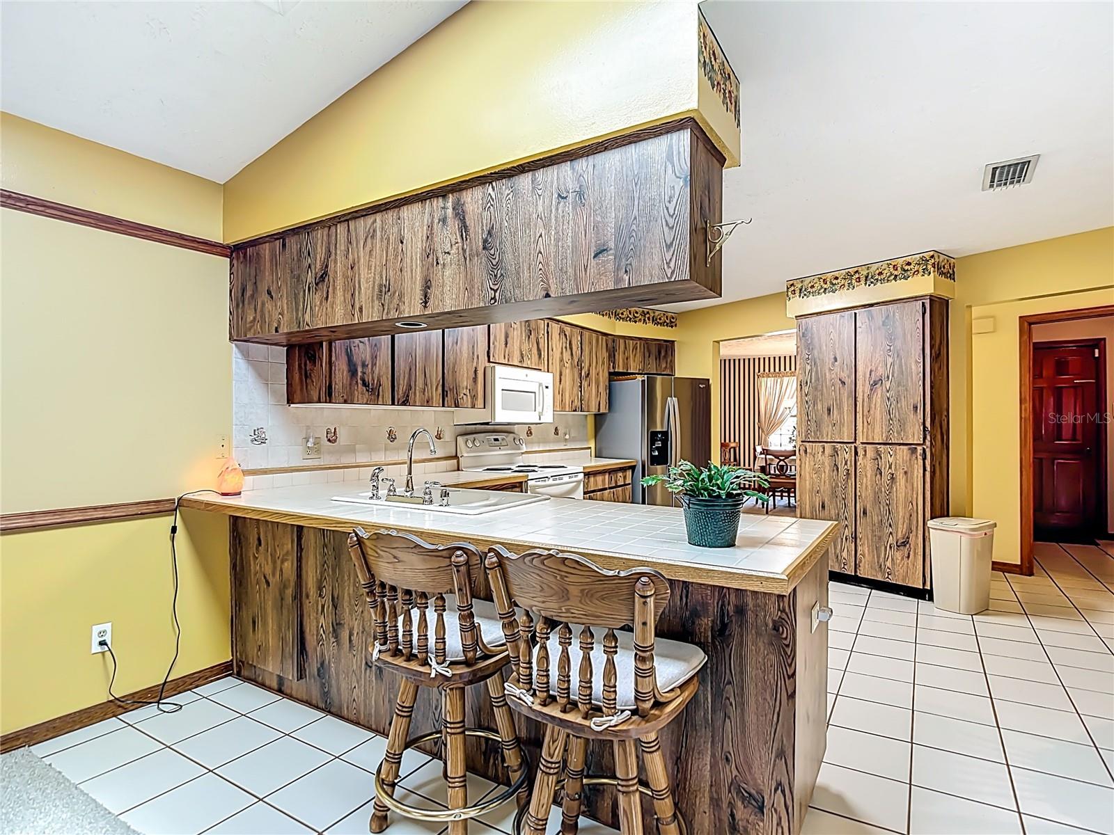 Handy breakfast bar for morning coffee.