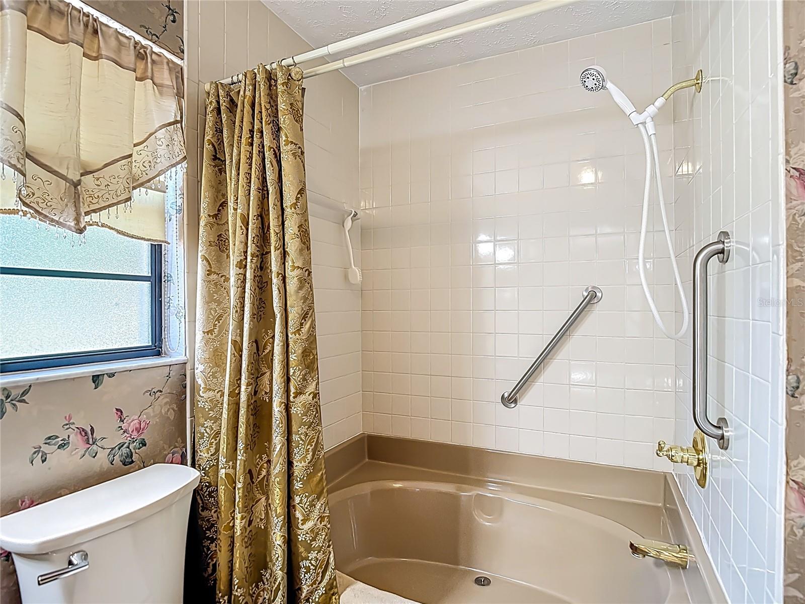 Garden tub in primary bath.