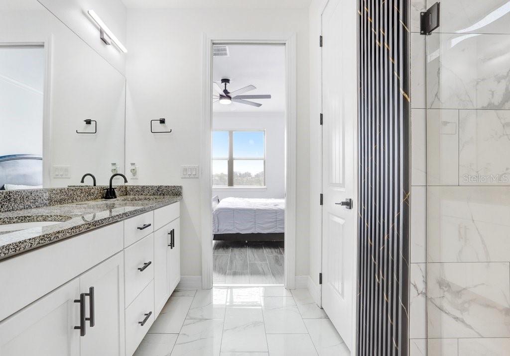 PRIMARY BEDROOMEN-SUITE