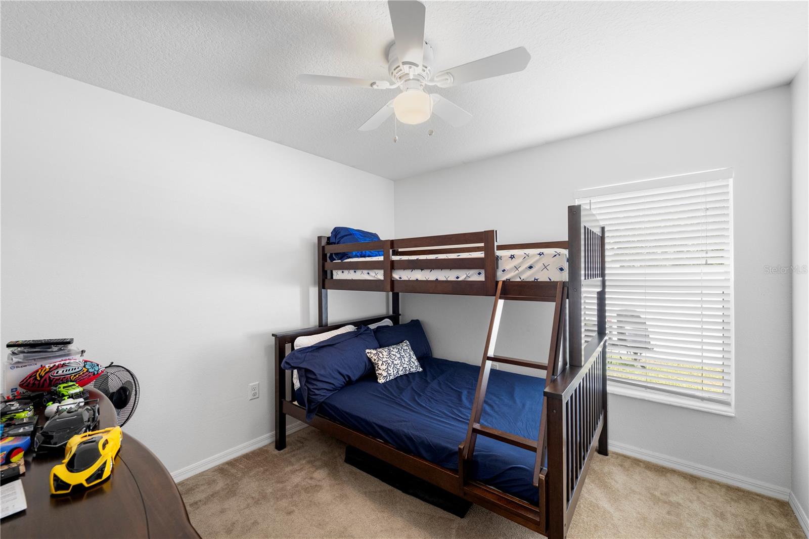 2nd Bedroom w/ Closet