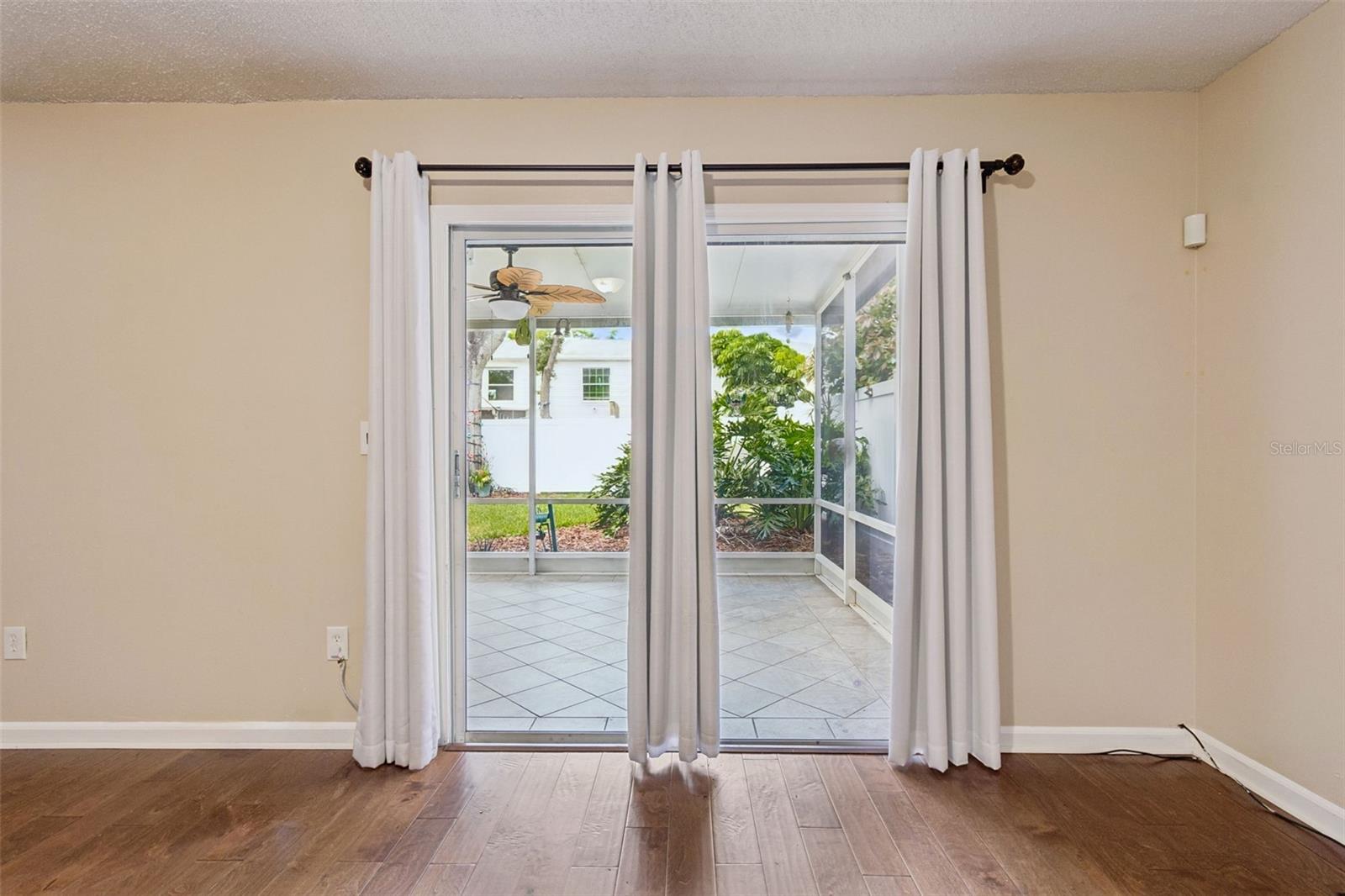 French doors to lanai