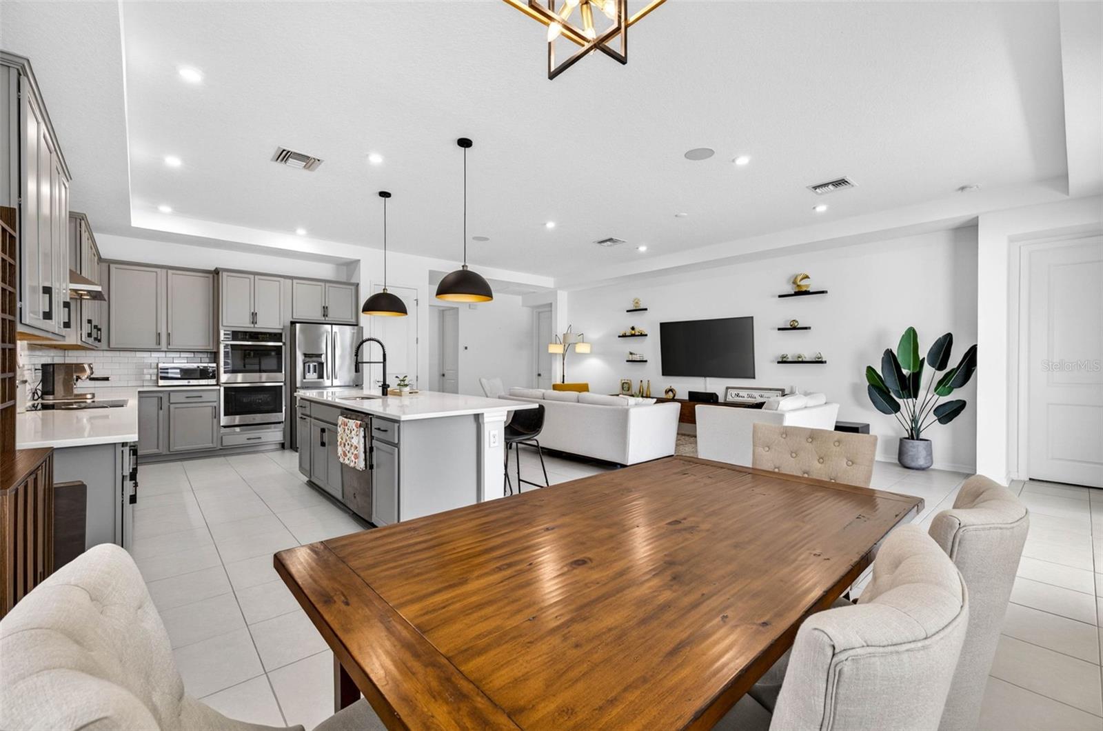 Plenty of room for all.