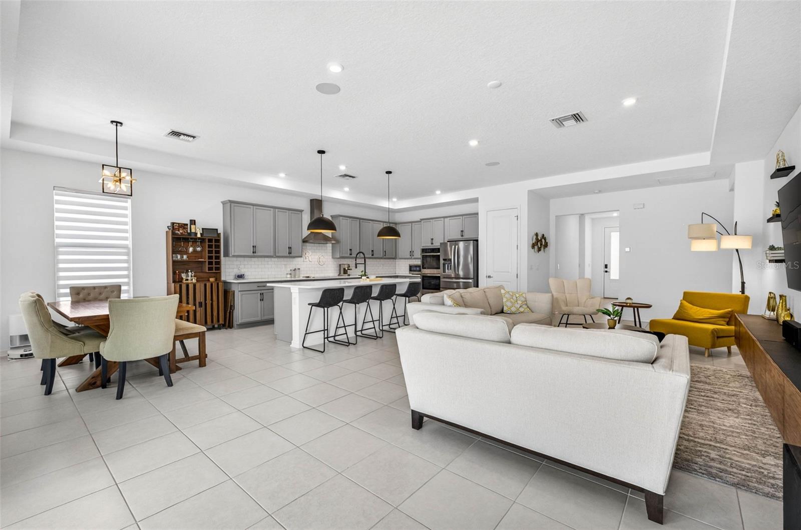 Open concept room gives you maximum usage