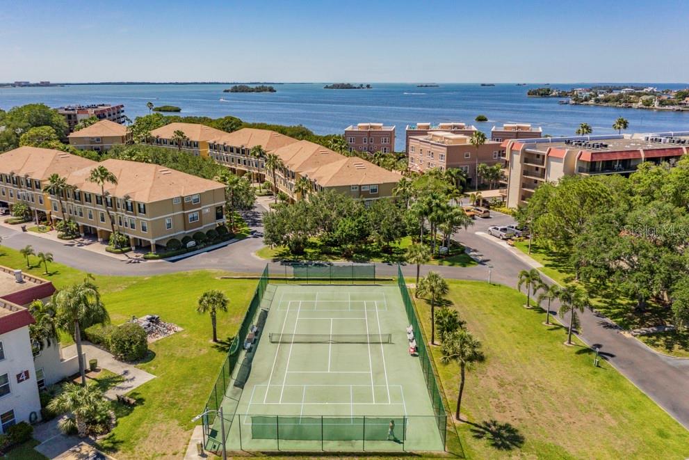 Pickleball & Tennis Courts