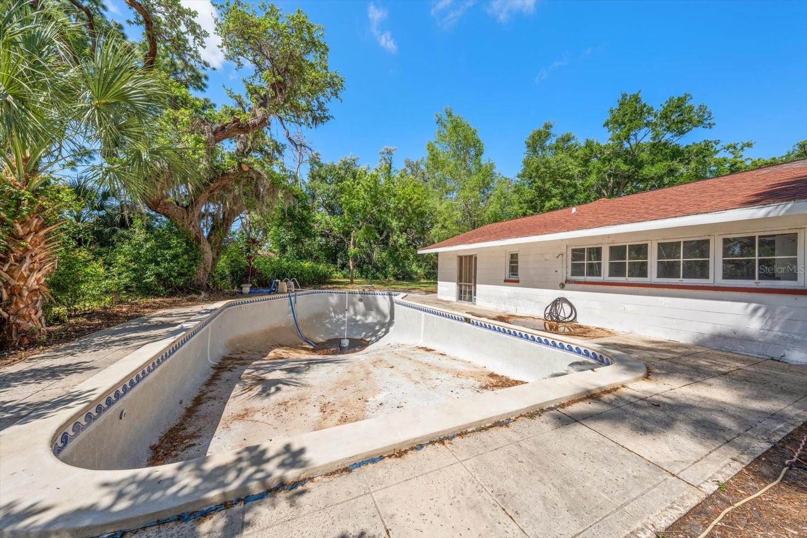 Guest house in background.