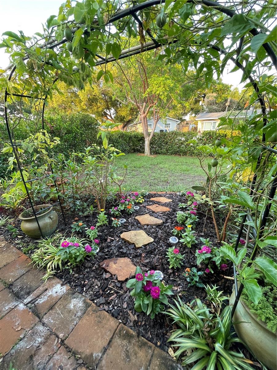 Arched trellis view front door