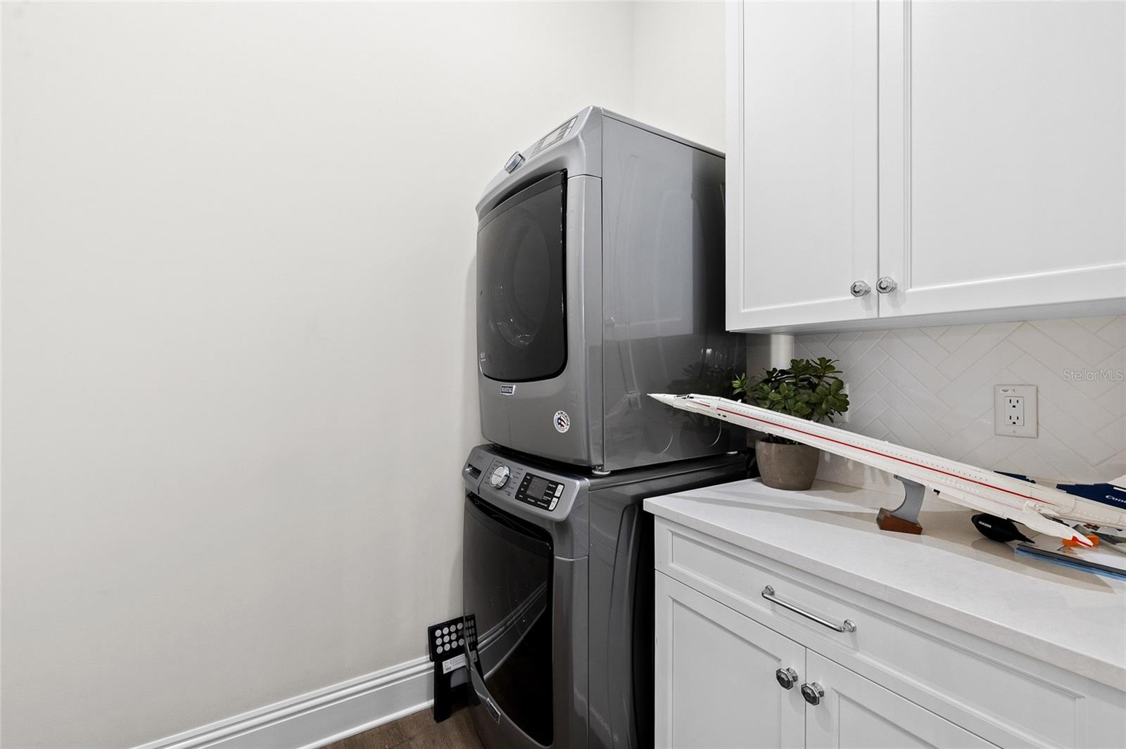 Downstairs laundry/mudroom
