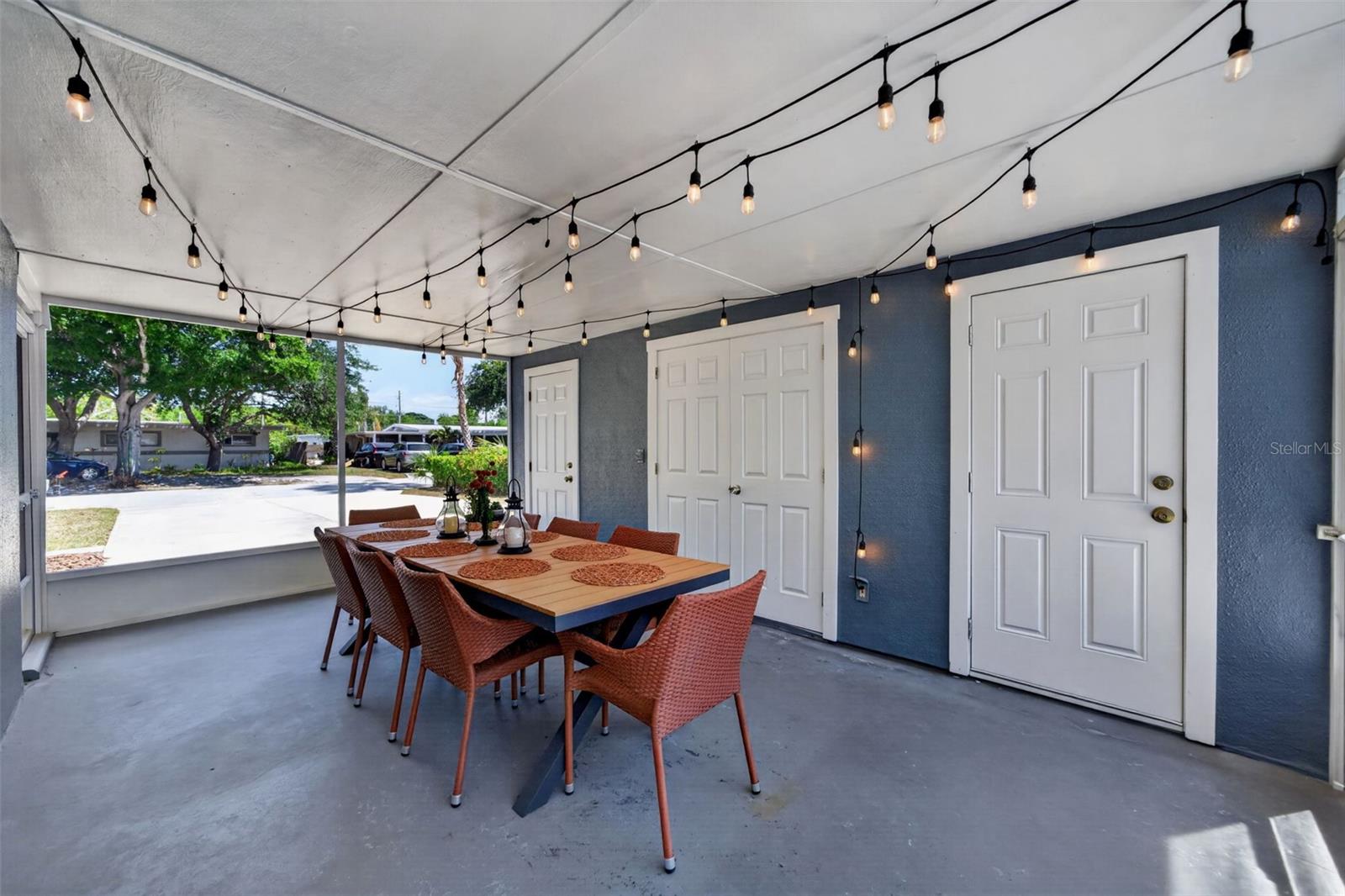 Lanai with Laundry Closet