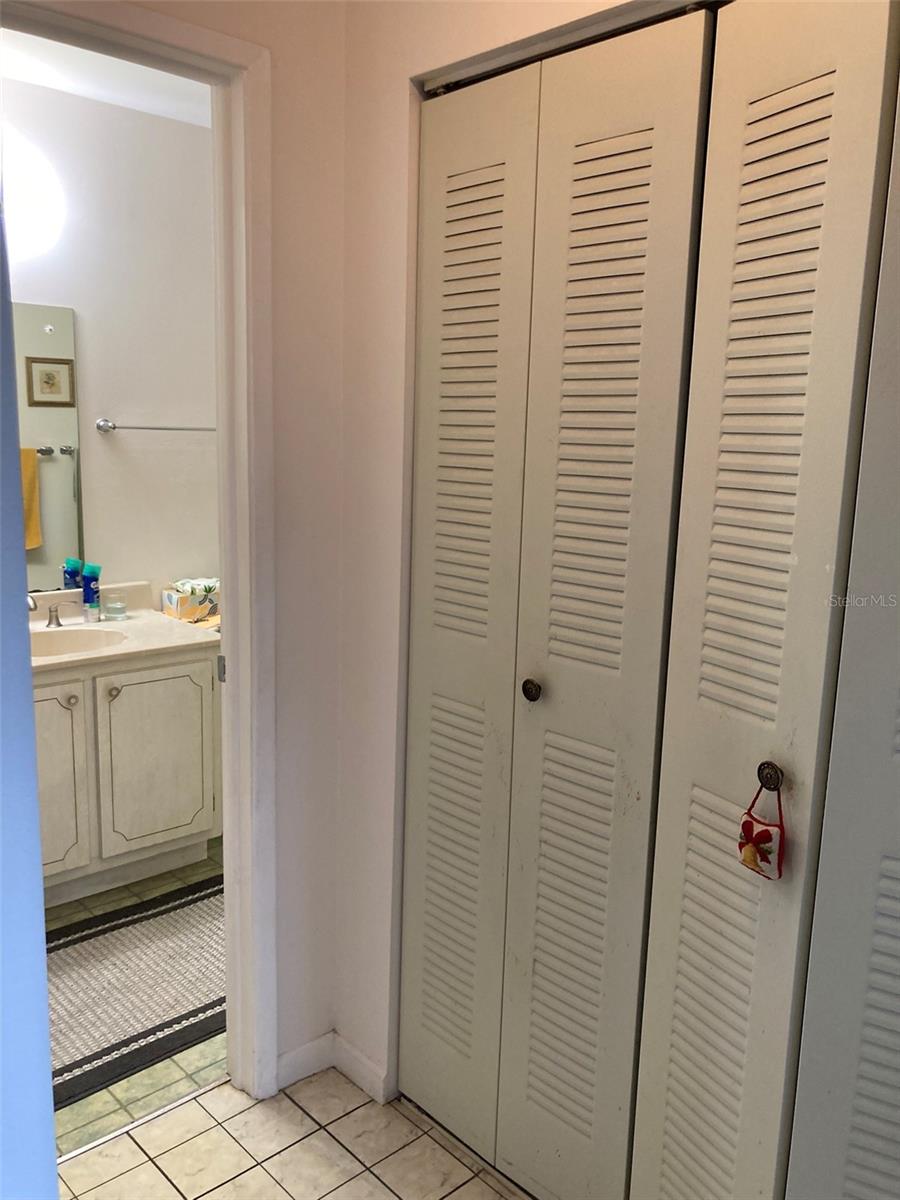 Entry to full bath