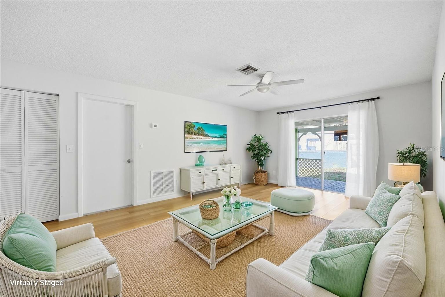 Family room virtual stage