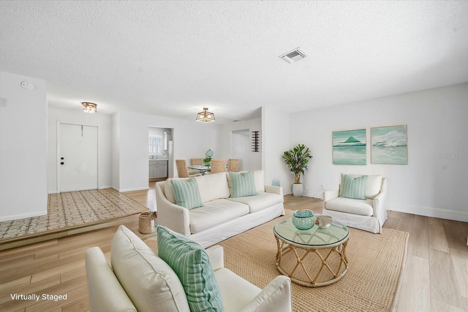 Family room virtual stage