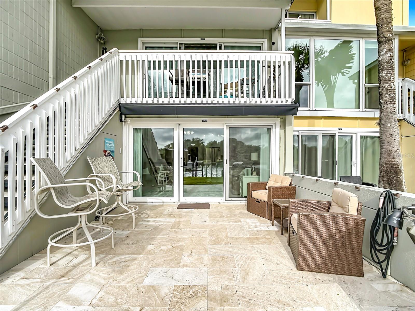 Ample entertainment space.