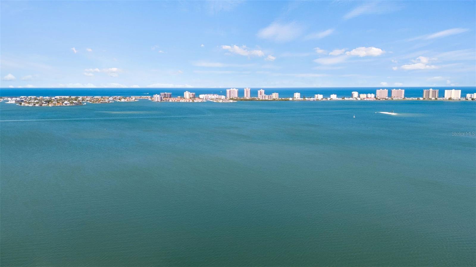 Breathtaking Scenery and World Class Beaches Nearby.