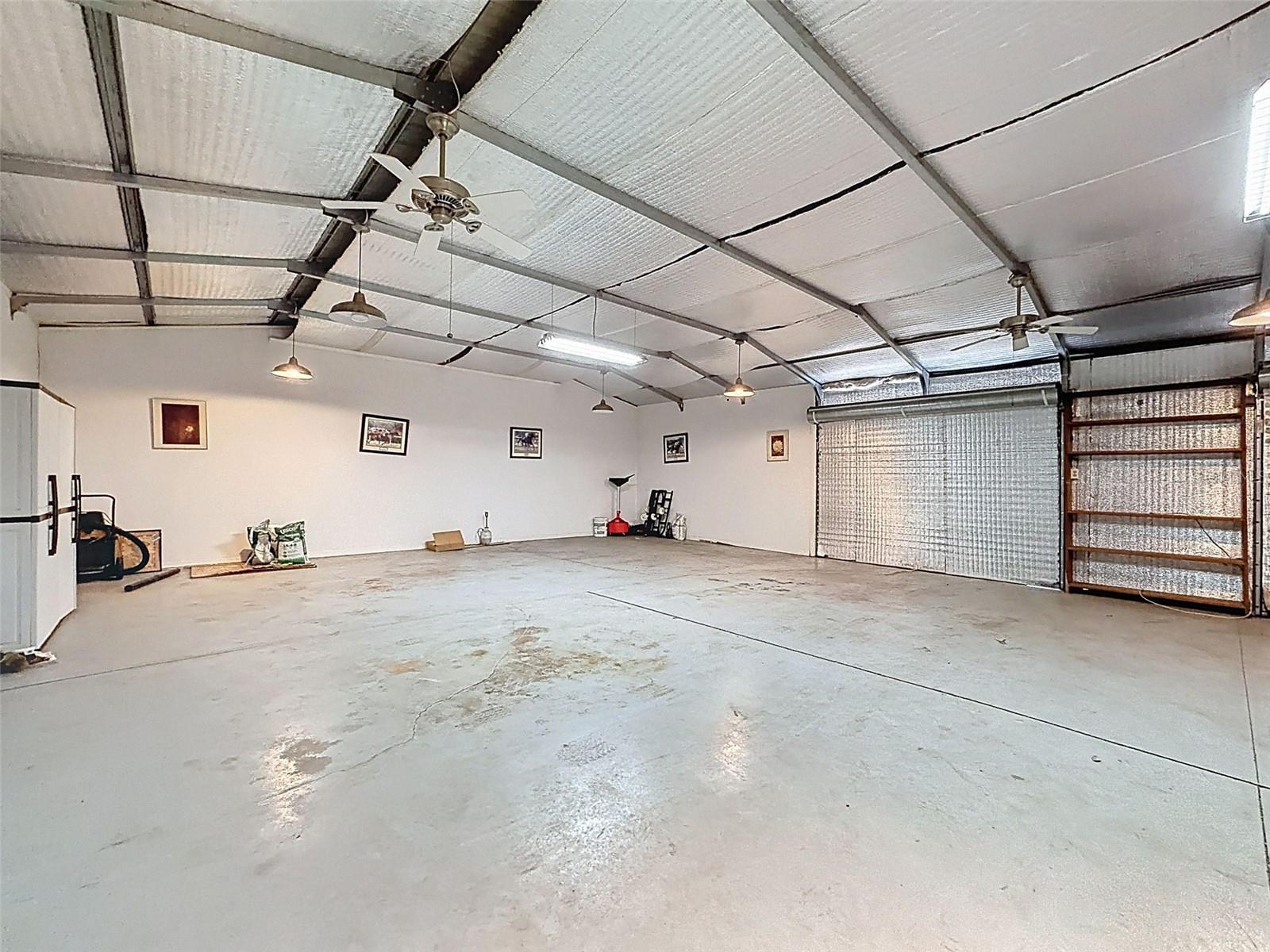 Detached Garage with insulated ceiling & AC