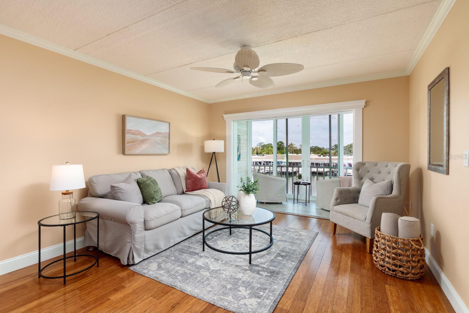 LIVING AREA TO LANAI