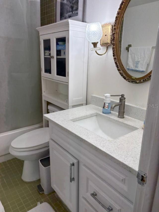 2nd bedroom bathroom