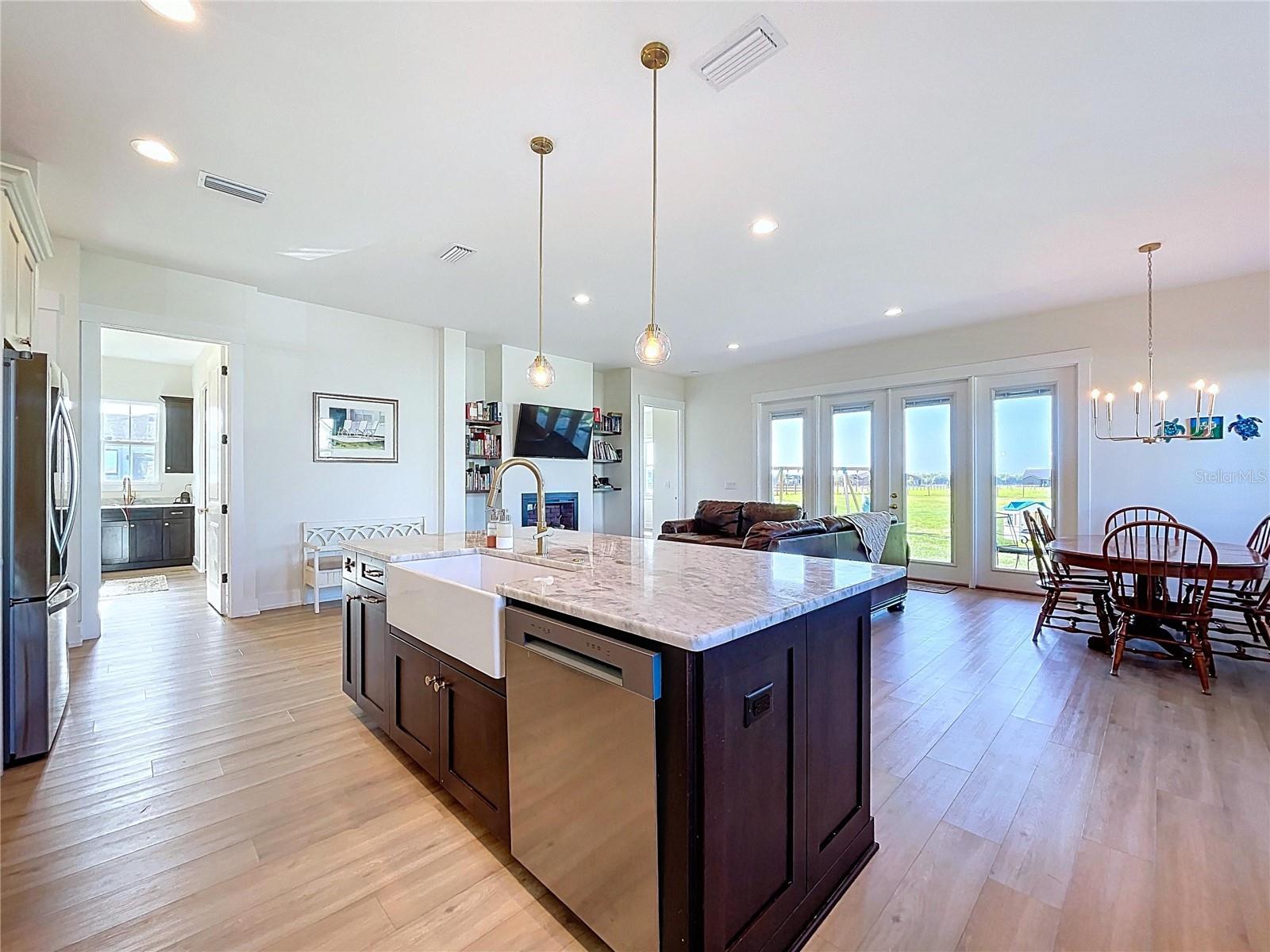 Kitchen Island with cabinets on both sides