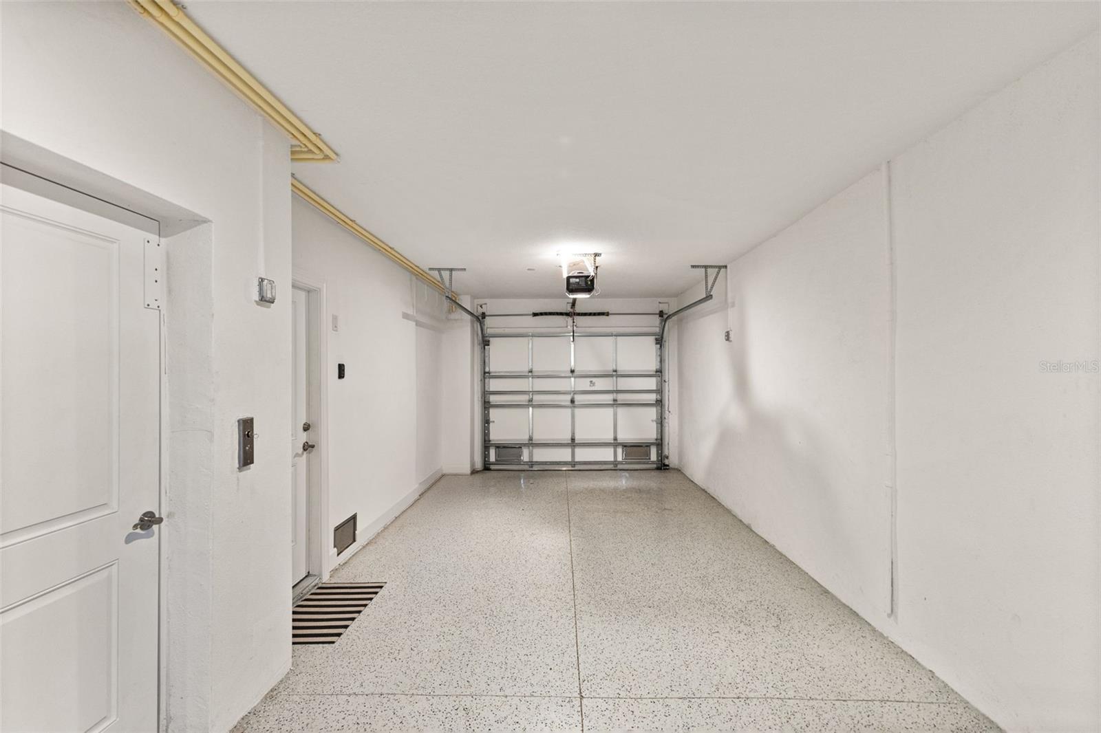 Tandem Garage - First Floor