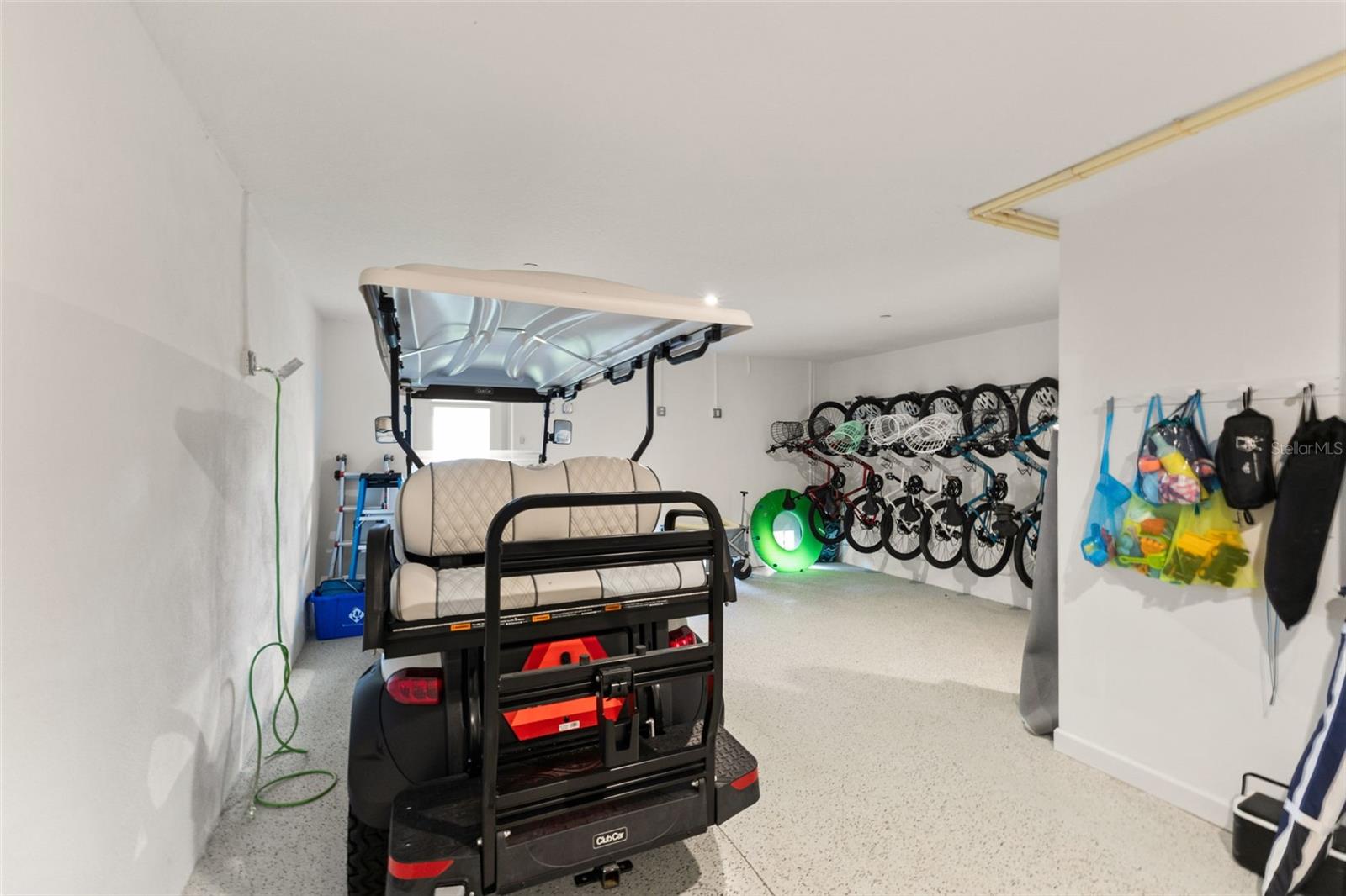 Tandem 2.5 Car Garage - First Floor