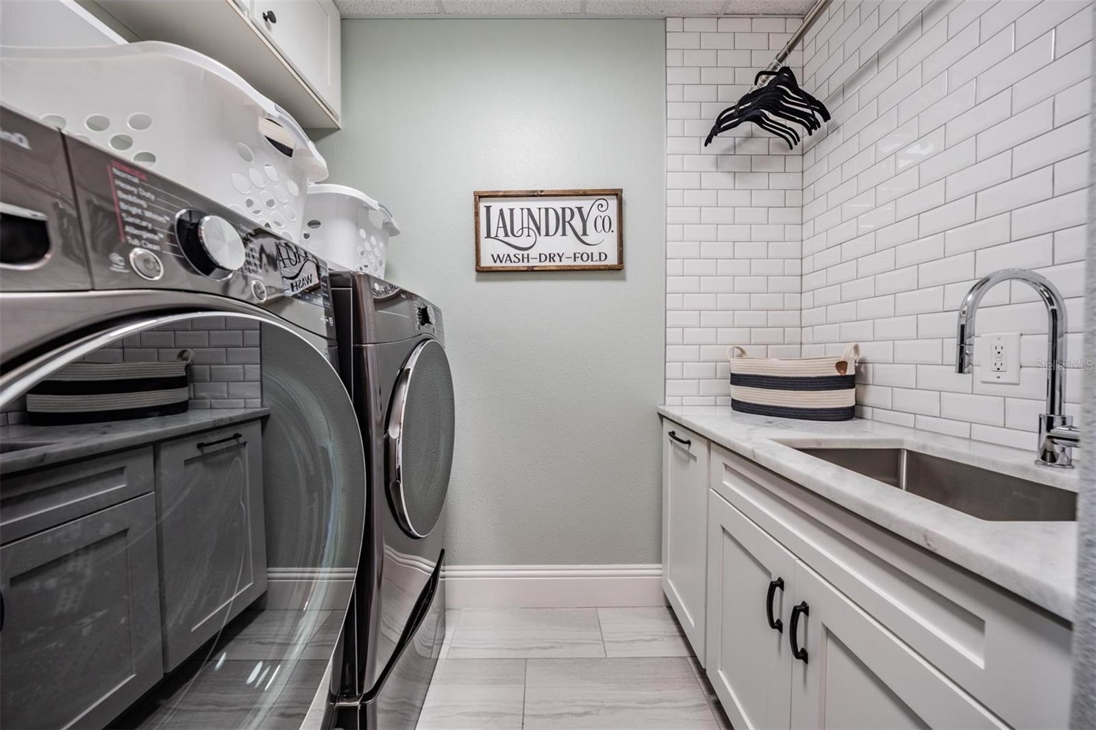 Walk-in laundry room