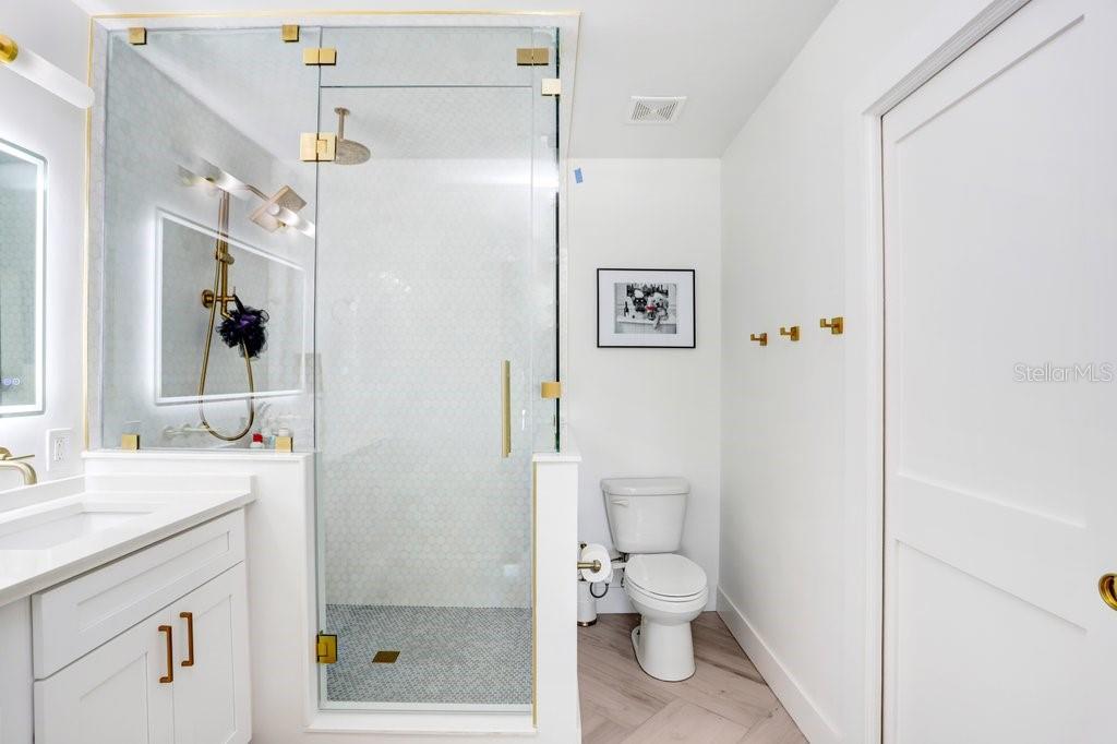Primary En Suite