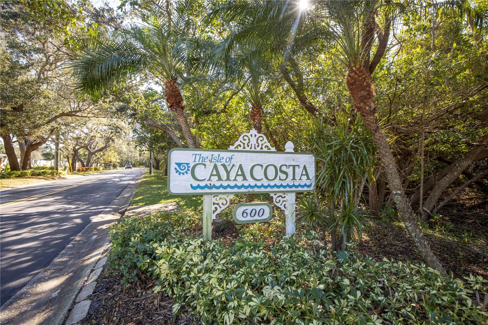 Quiet Hidden entry to this gated community