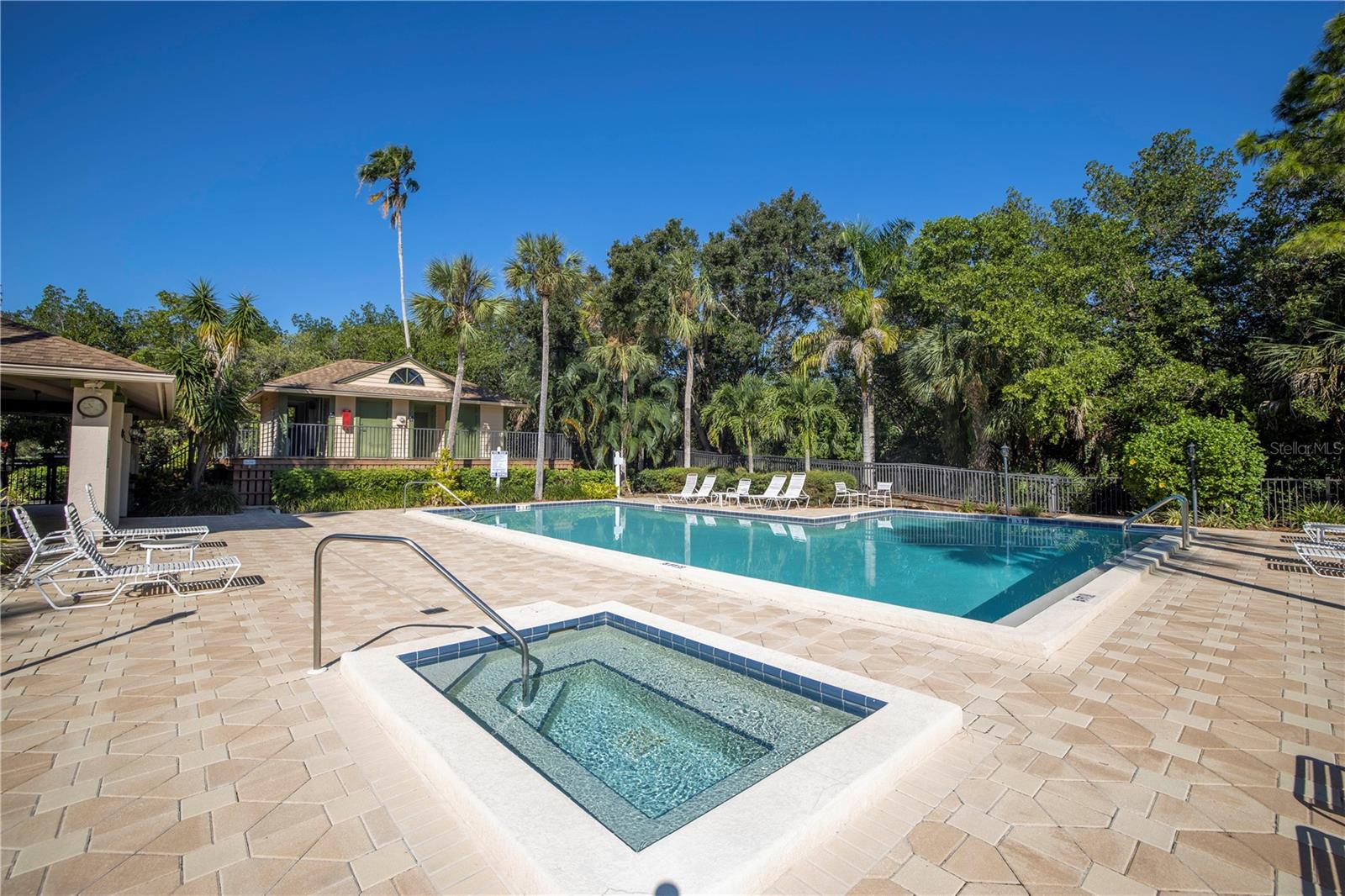 Spa tub with plenty of room for friends and neighbors