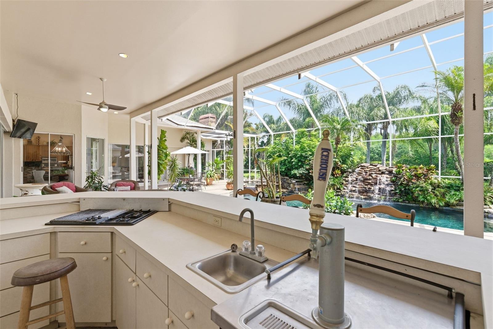 NON WORKING GRILL AND KEGORATOR