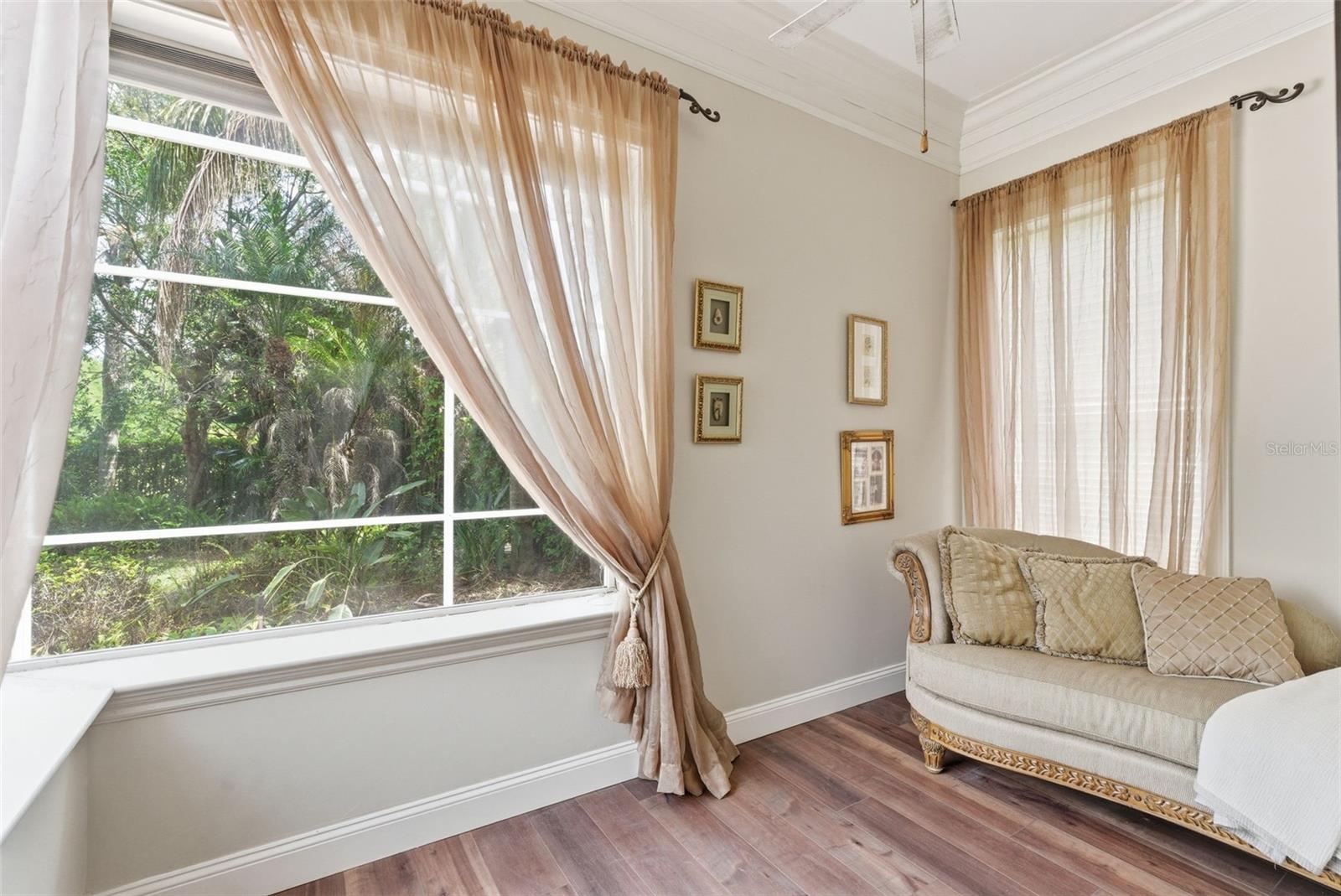 SITTING AREA/FLEX SPACE IN PRIMARY