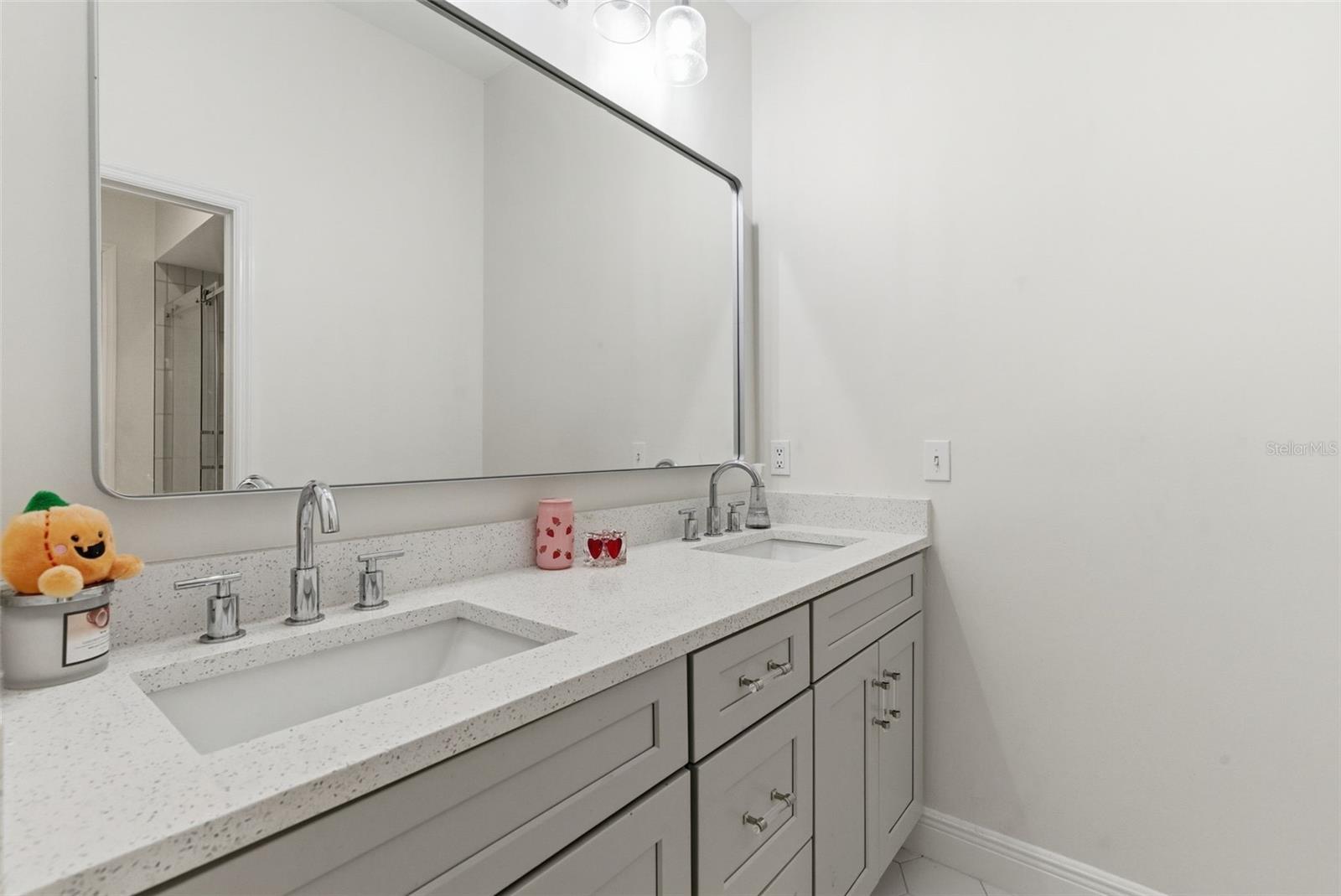 REMODELED FULL POOL BATH