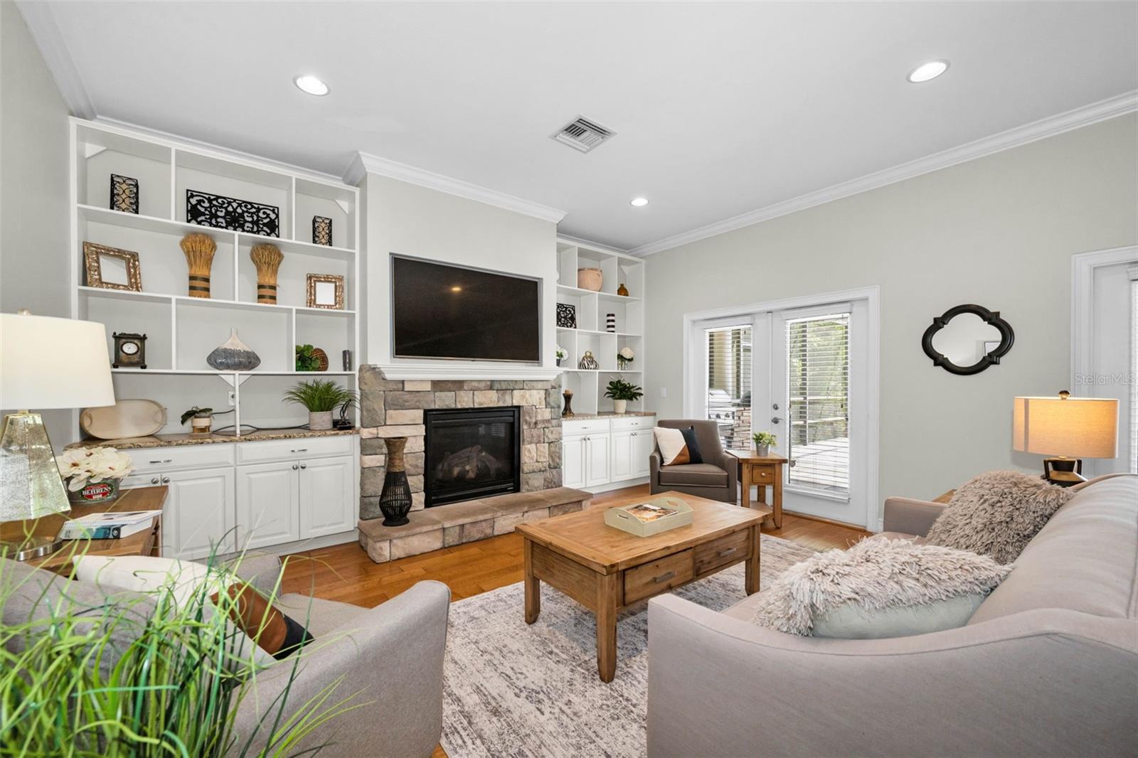 FAMILY ROOM WITH GAS FIREPLACE