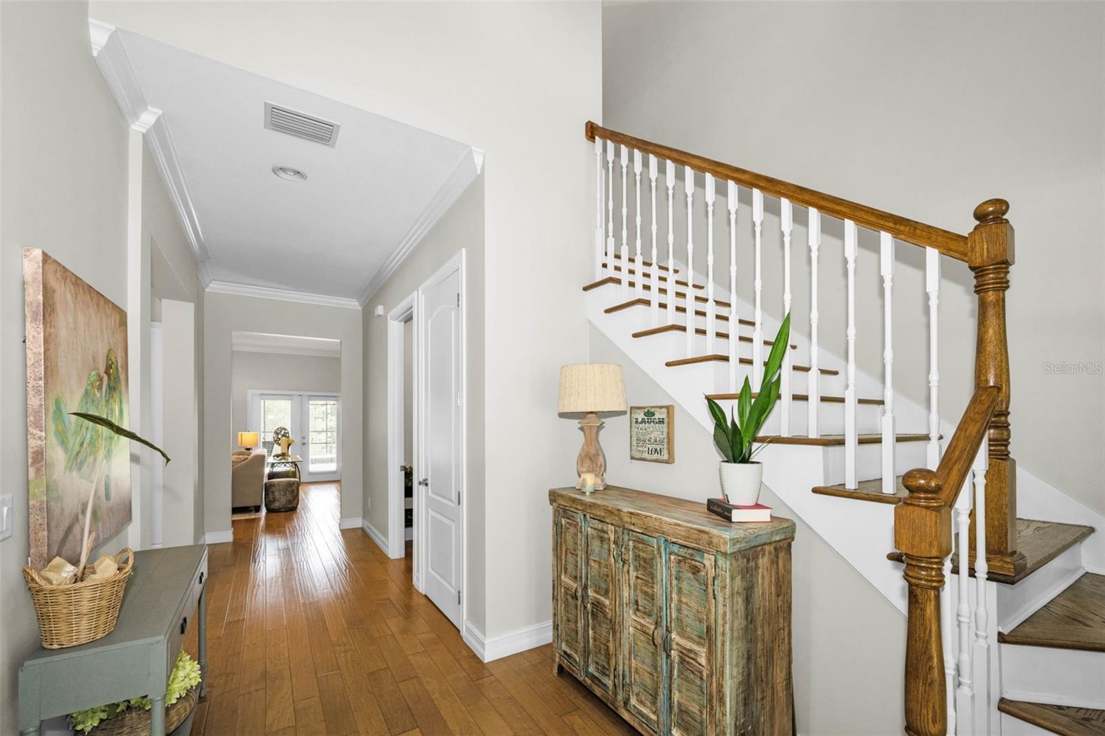 ENTERING FOYER LOOKING STRAIGHT AHEAD