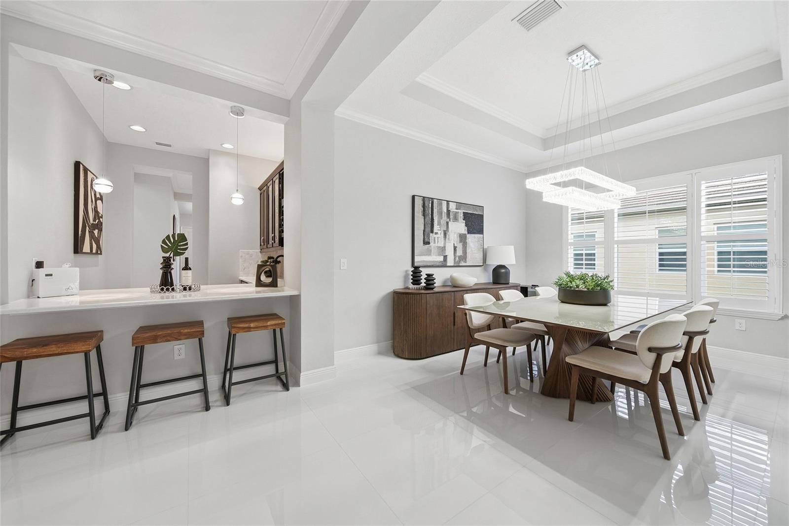 Full Wet-Bar Next to Dining