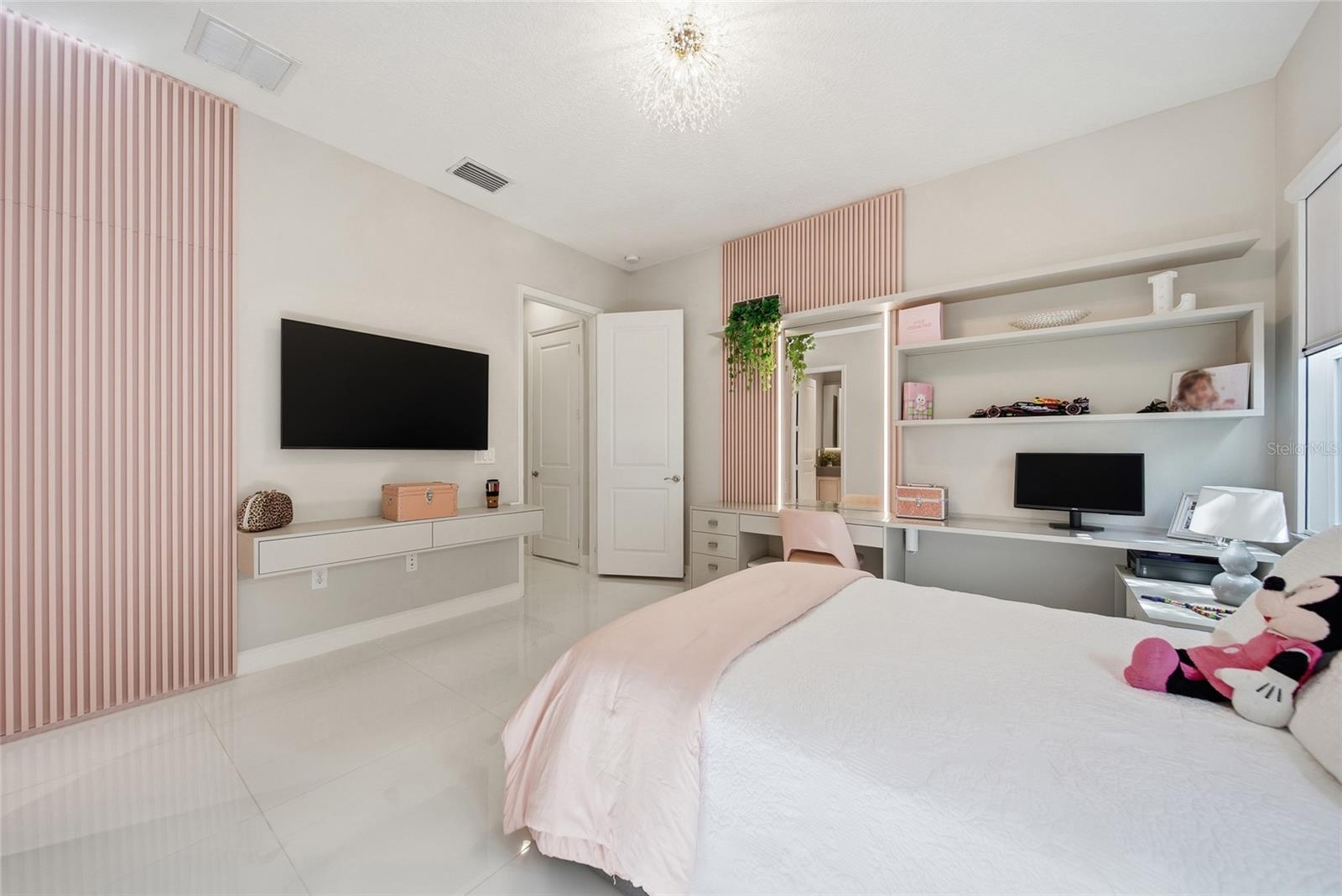 2nd Bedroom - Ensuite