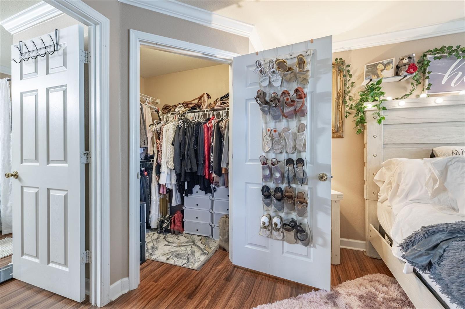 Walk IN Closet