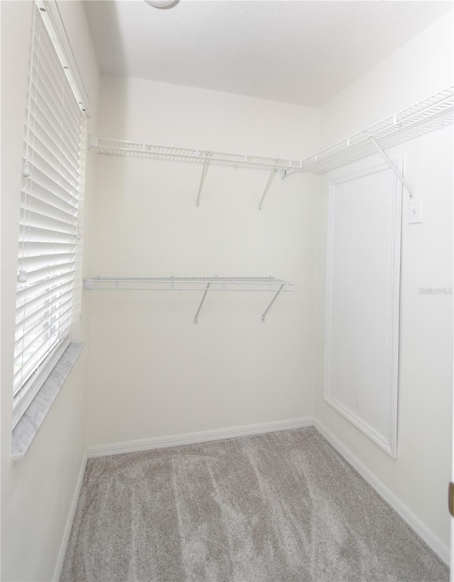 walk-in closet